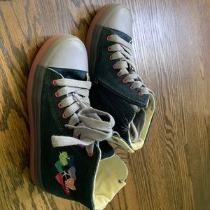 Cute girls high tops. US size 2